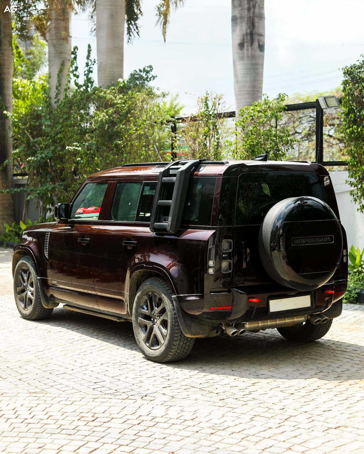 Defender V8
